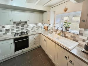 Kitchen- click for photo gallery